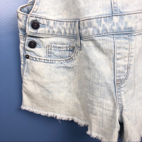 Abercrombie & Fitch Overalls Light Wash Shorts - Picture 2 of 8